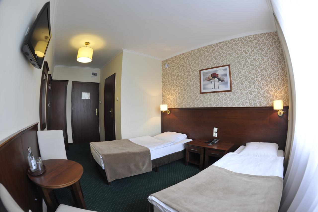 Hotel Lotos Woskrzenice Duze Exteriör bild