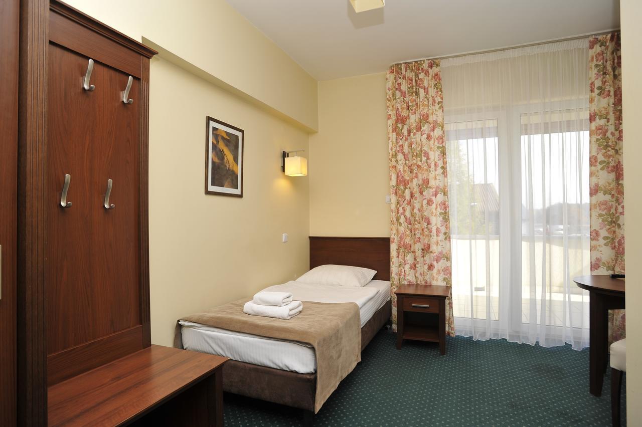 Hotel Lotos Woskrzenice Duze Exteriör bild