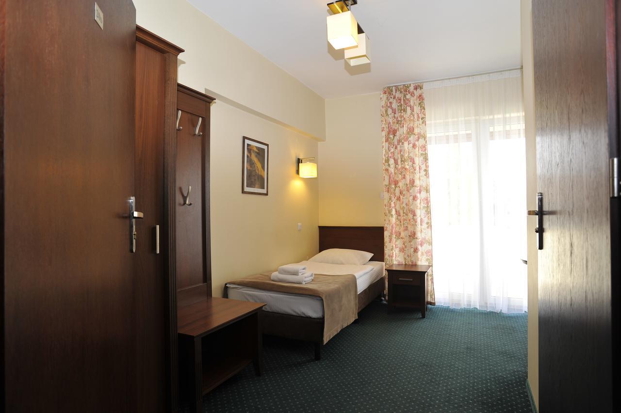 Hotel Lotos Woskrzenice Duze Exteriör bild