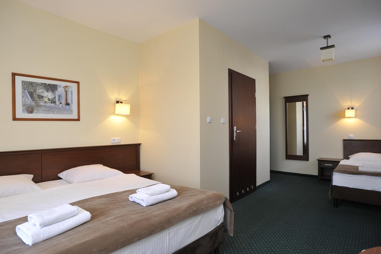 Hotel Lotos Woskrzenice Duze Exteriör bild