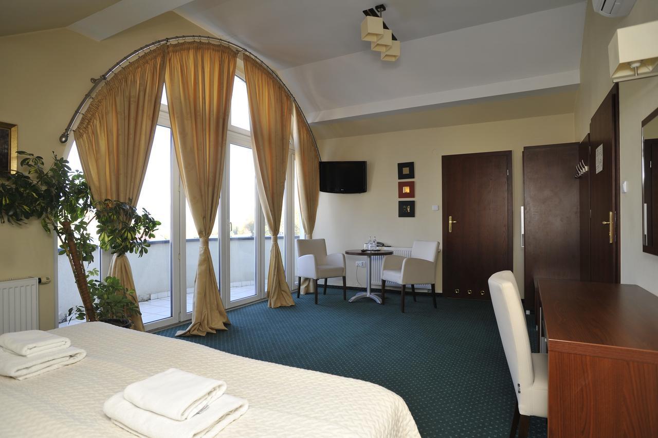 Hotel Lotos Woskrzenice Duze Exteriör bild