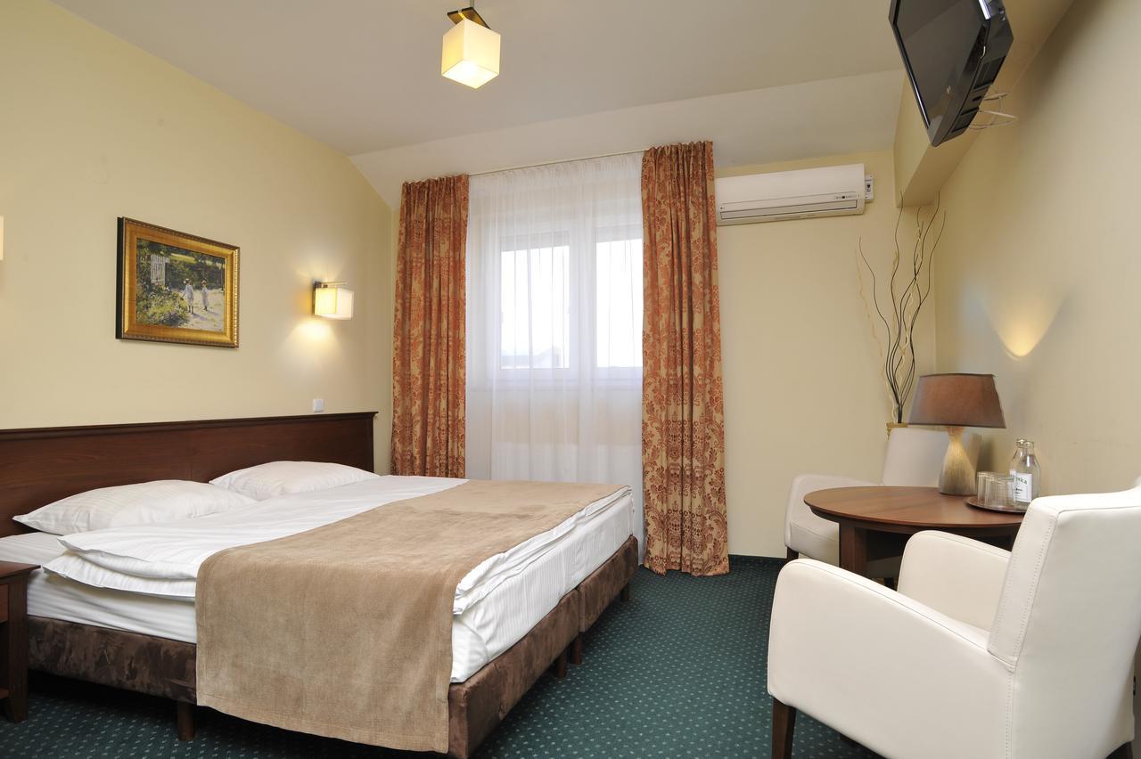 Hotel Lotos Woskrzenice Duze Exteriör bild