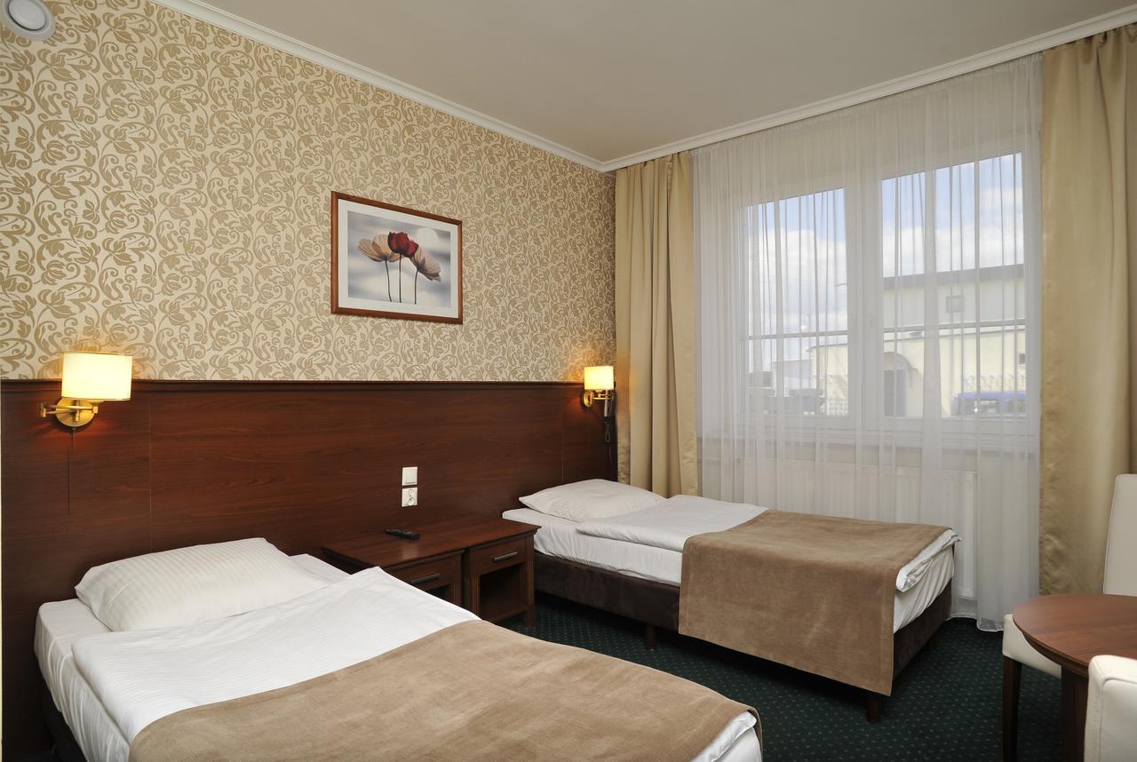 Hotel Lotos Woskrzenice Duze Exteriör bild