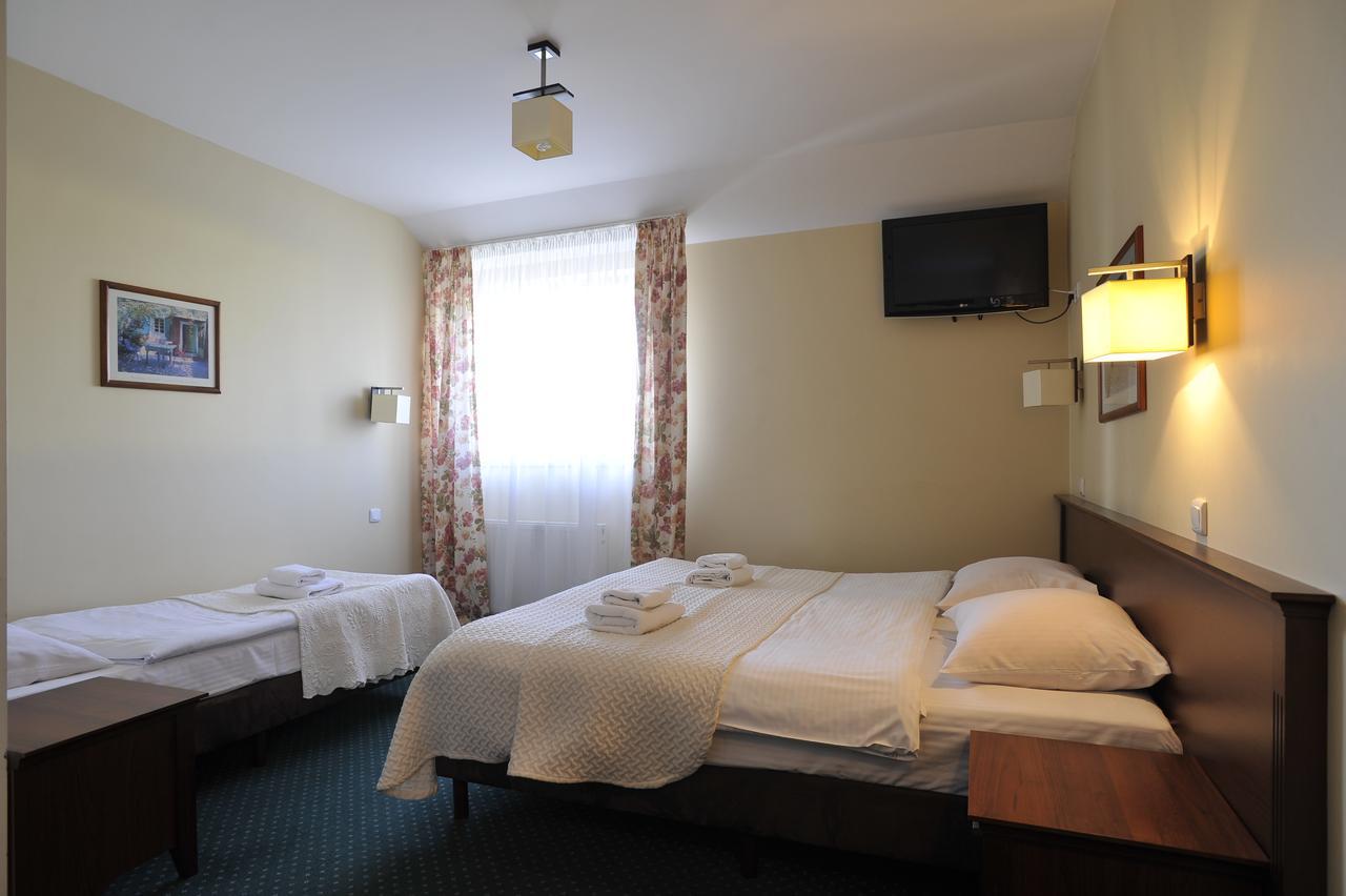 Hotel Lotos Woskrzenice Duze Exteriör bild