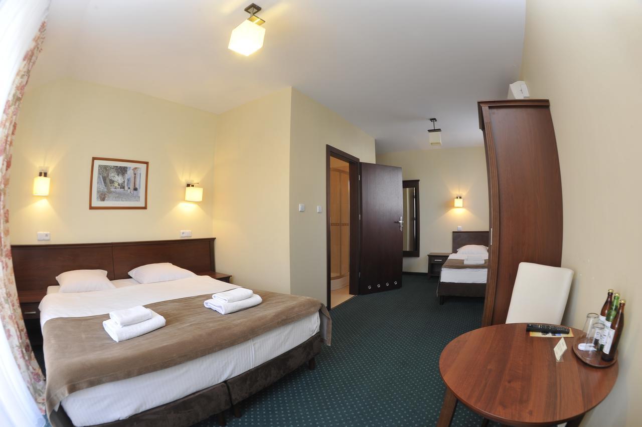 Hotel Lotos Woskrzenice Duze Exteriör bild